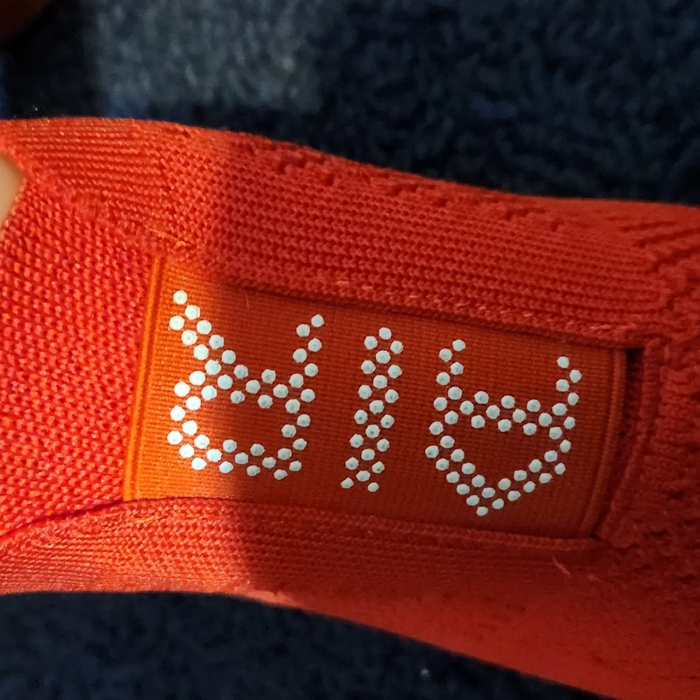 Sneakers - Picture 4 of 7